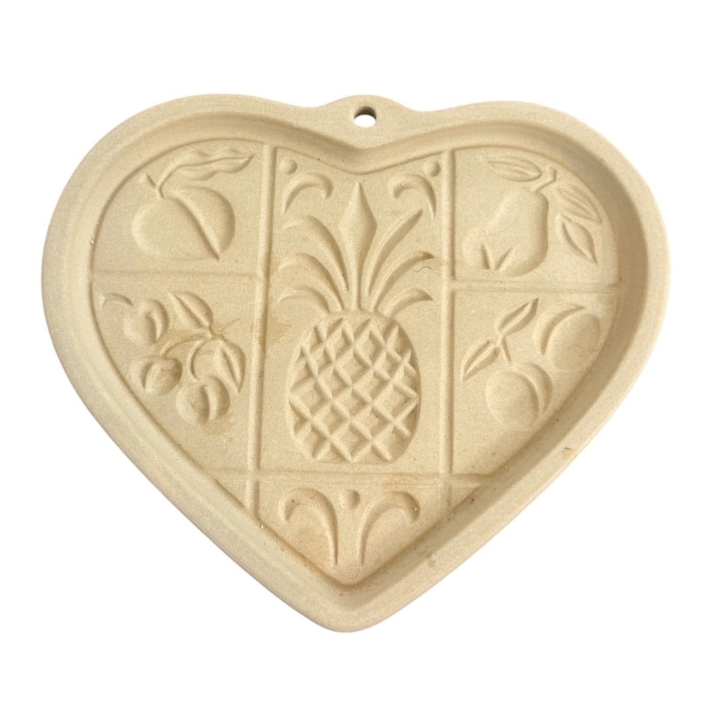 Pampered Chef Hospitality Heart Cookie Mold 2925 Family Heritage Stoneware 2001